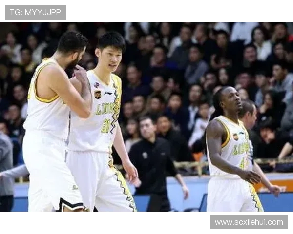 重庆极限运动队在世界滑板锦标赛中以76分领跑积分榜展现强劲实力